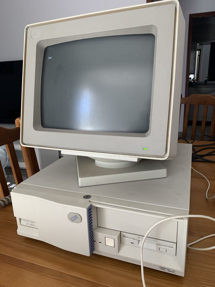 Computador iBM vintage