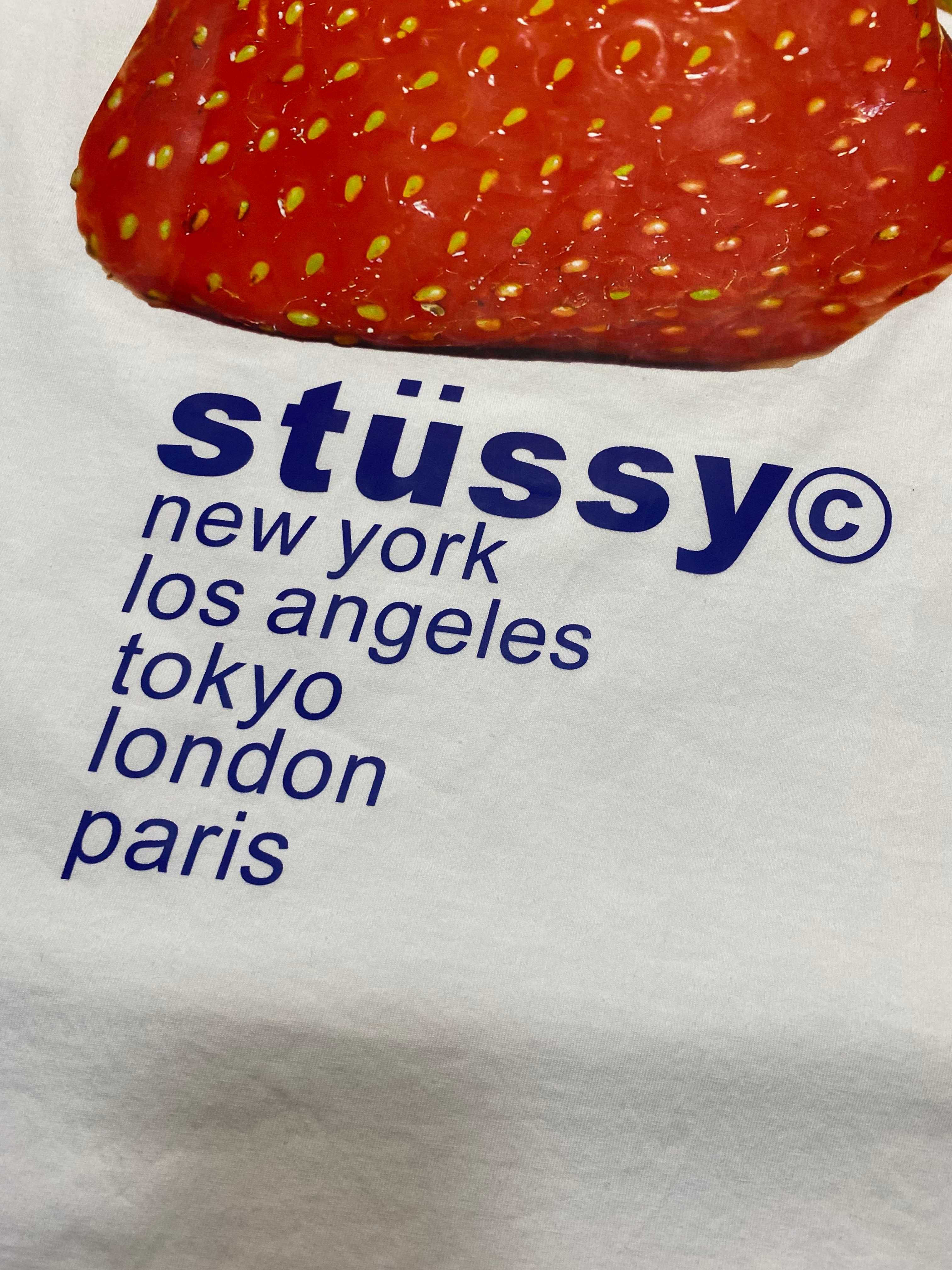 Biała letnia koszulka Stussy z krótkim rękawem, rozmiar M