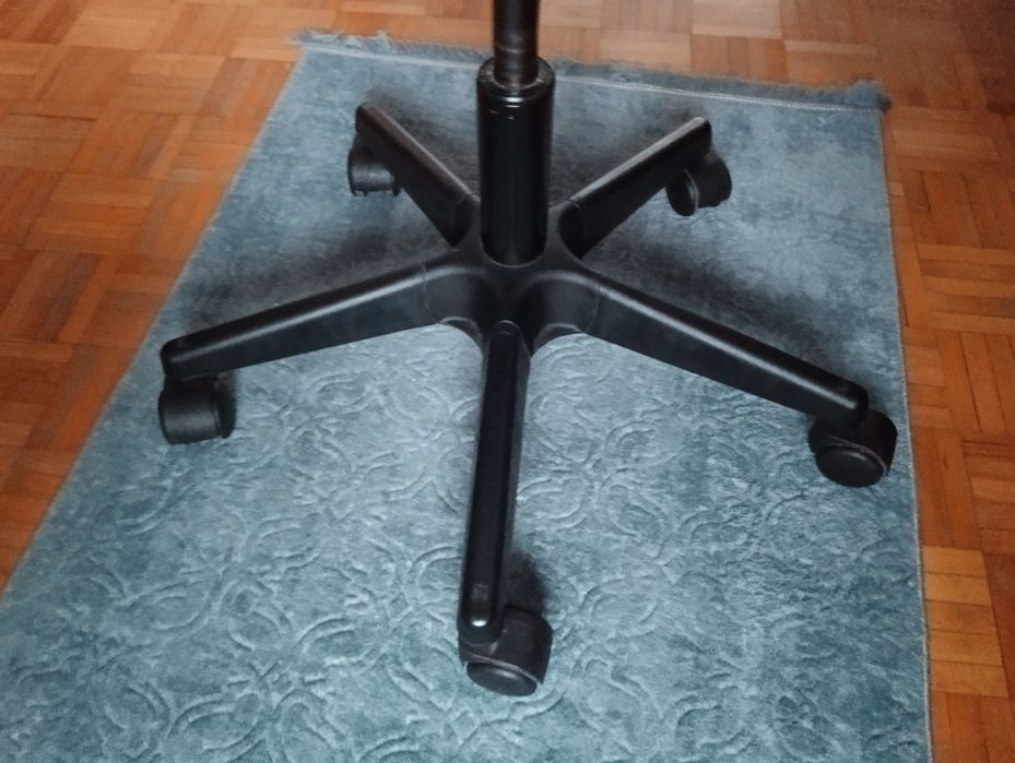 Fotel biurkowy obrotowy