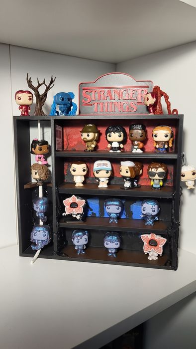 Полиця для кіндерів по серіалу Дивні Дива