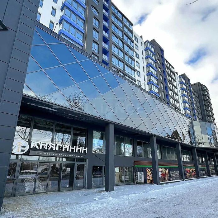 Фасадне приміщення 28 м кв