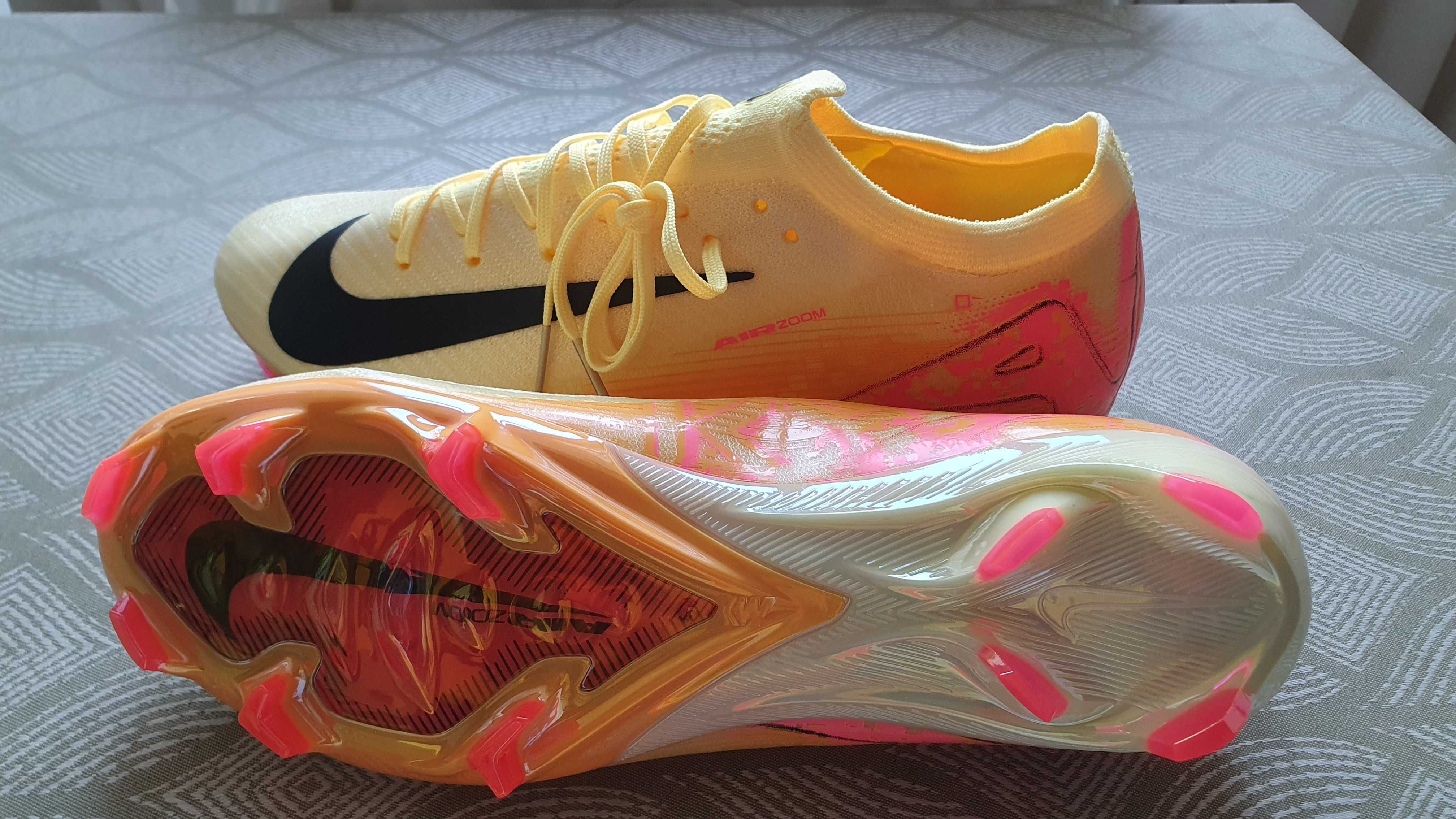 Chuteiras Nike 43