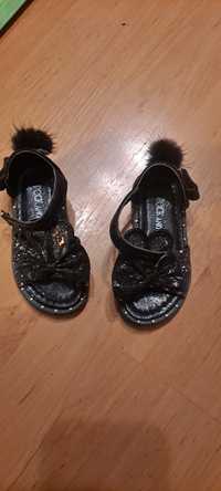 Sandałki dziewczece czarne