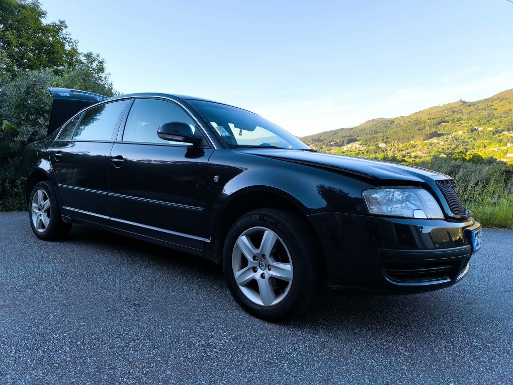 Skoda superb com toque frontal