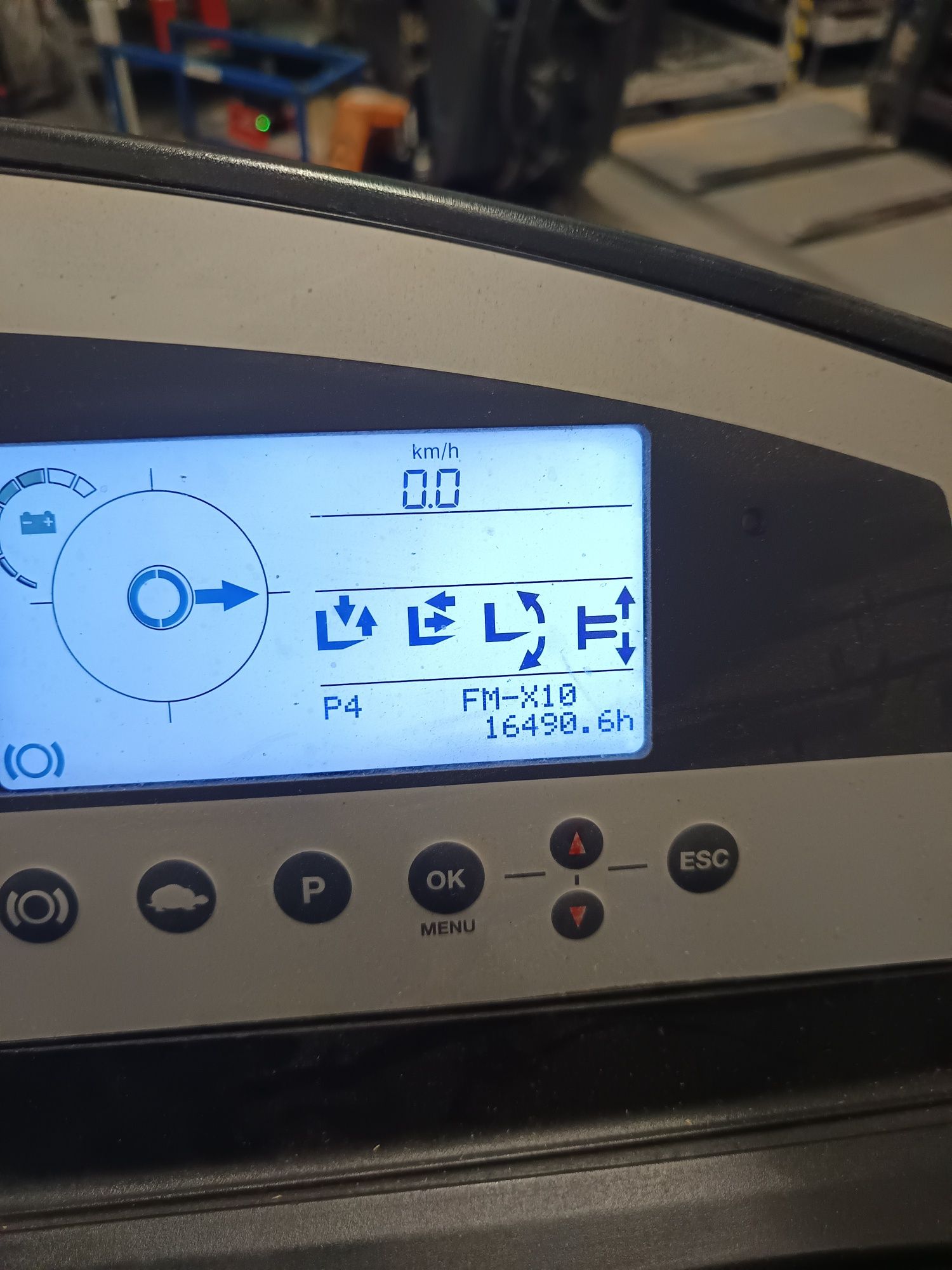 Wózek elektryczny retrak still