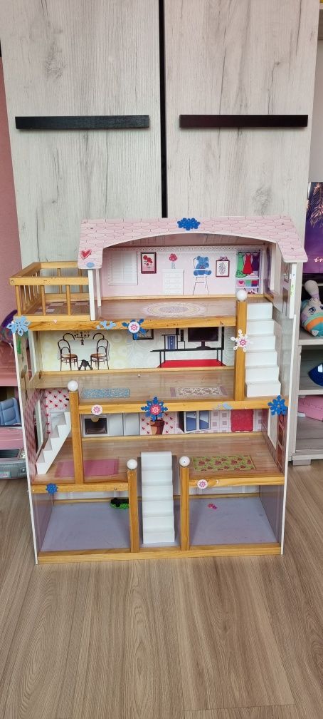 Domek dla lalek drewniany