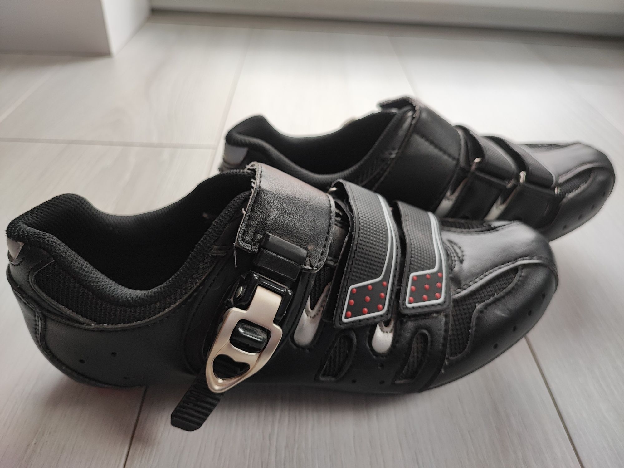 Damskie, wygodne buty na rower z blokami w super stanie