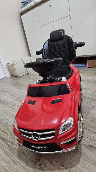 Jeździk dzieciency mercedes