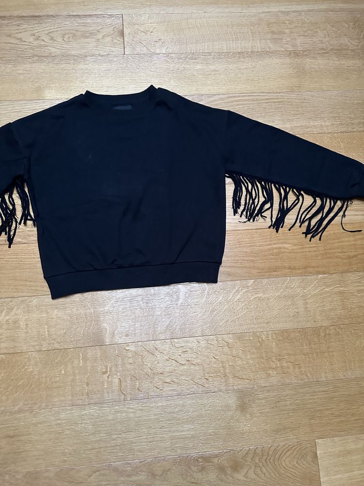Reserved r. 134 czarna fredzle bluza