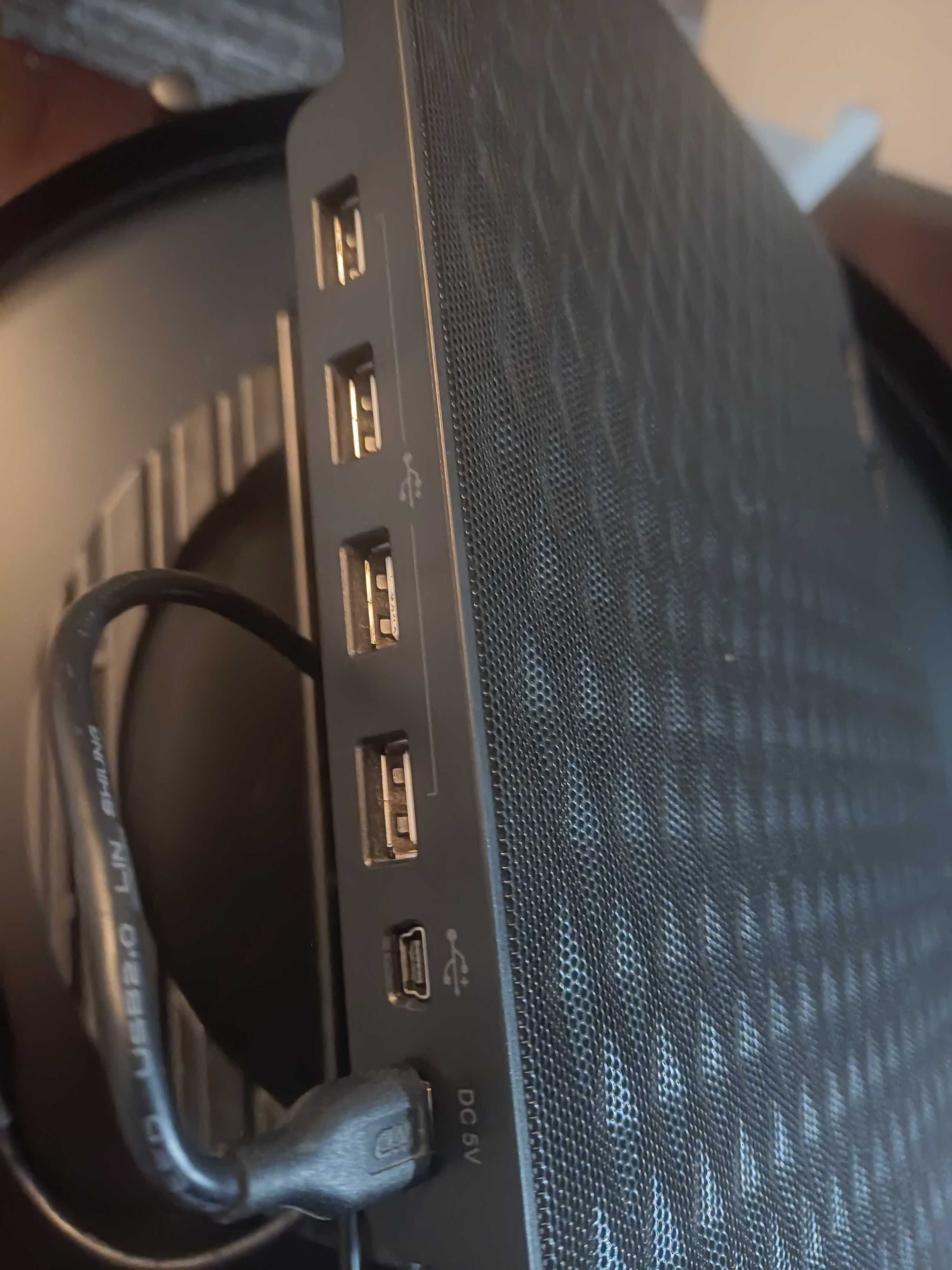 Podstawka i stacja dokująca Cooler Master