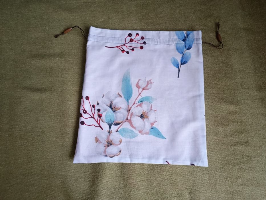 Woreczek do przechowywania ksiazki  na prezent