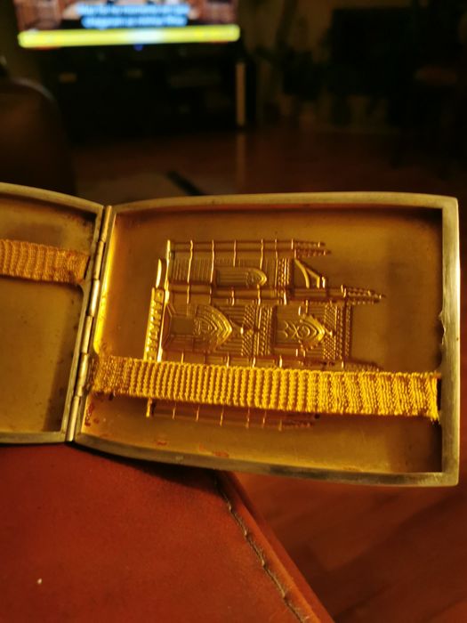 Cigarreira em prata, moedas