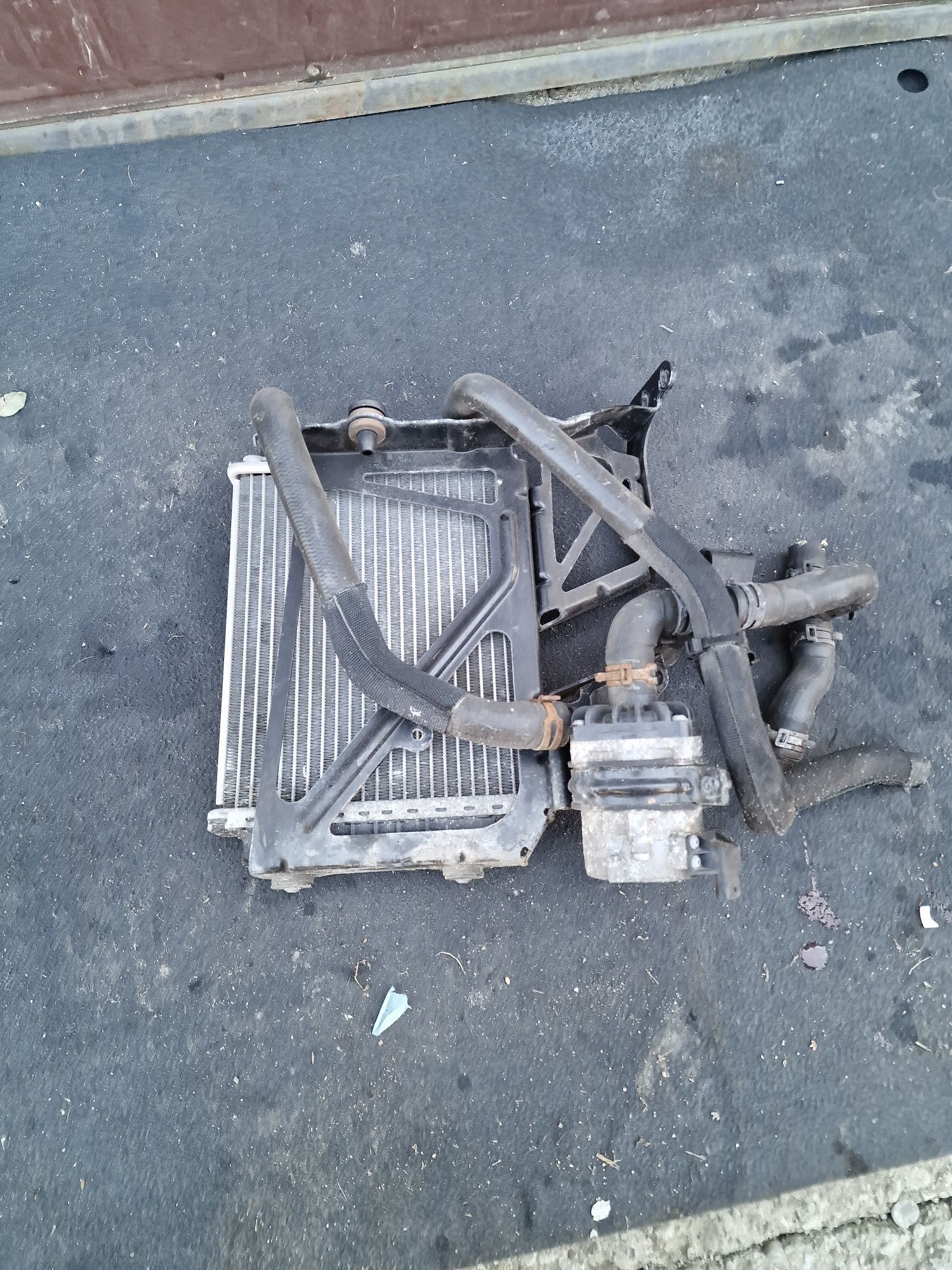 Dodatkowa chlodnica wody audi s4 s5 a6 c7 a7 3.0 tfsi