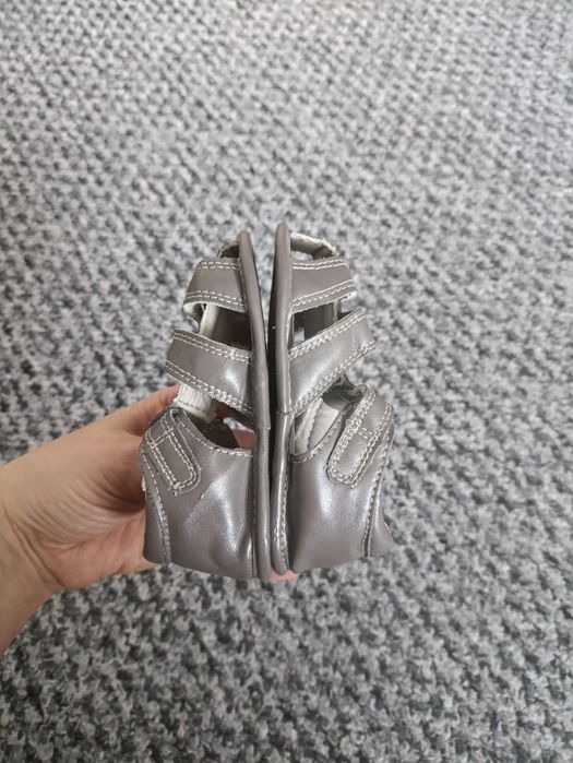 Sandałki-paputki niemowlęce 12-18miesięcy