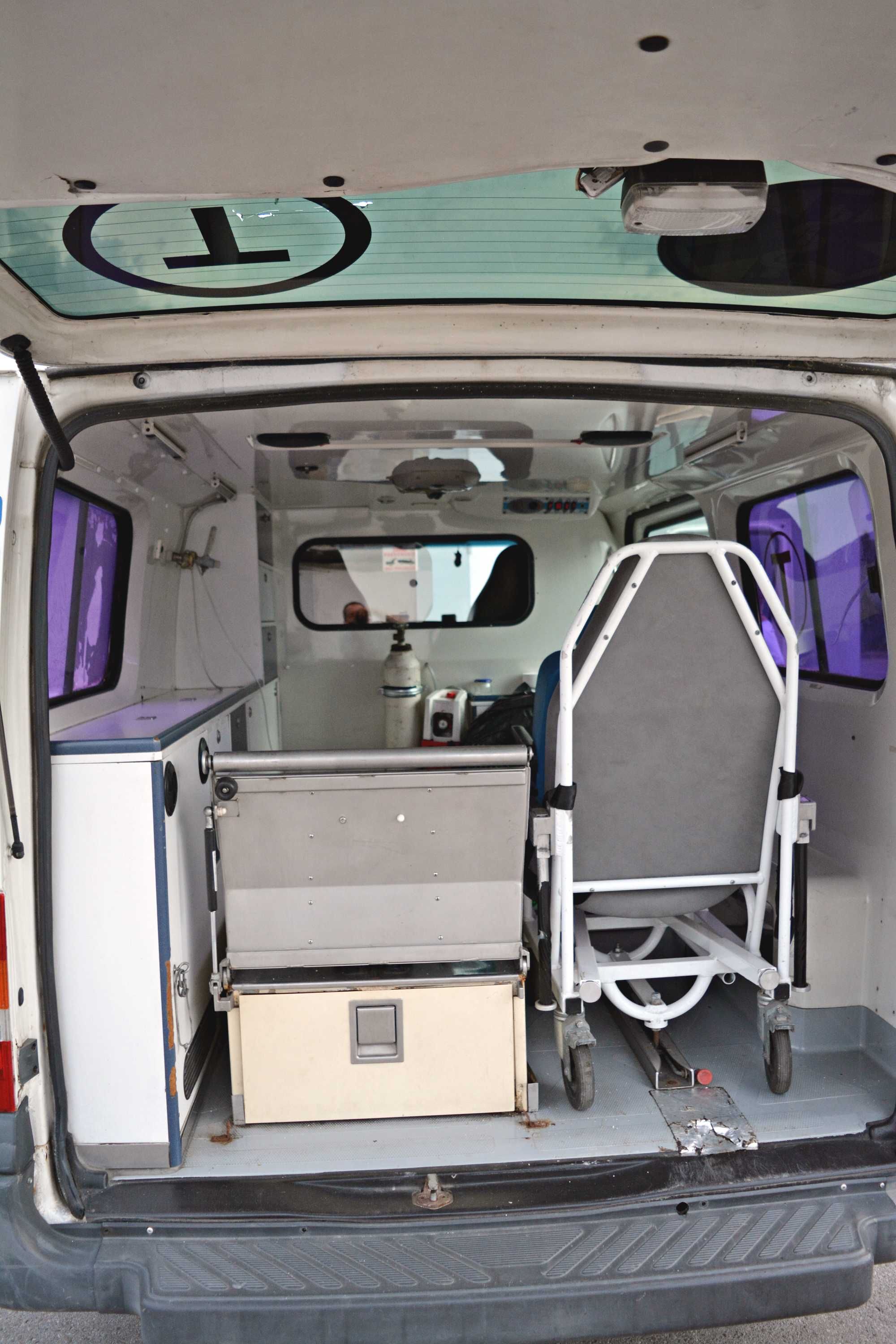 Ford Transit karetka sanitarna pojazd specjalny
