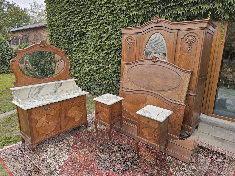 Przepiękna sypialnia dębowa (szafa, toaletka, łóżko, szafki nocne)