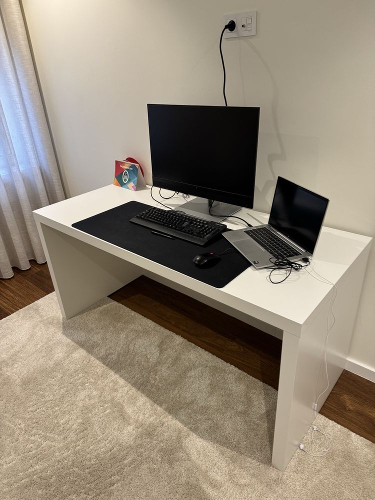 Secretária Ikea