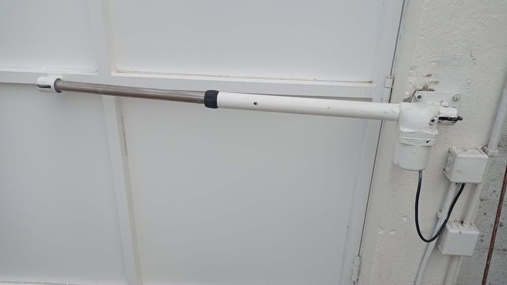 Braços mecânicos p/ portão 2 portas