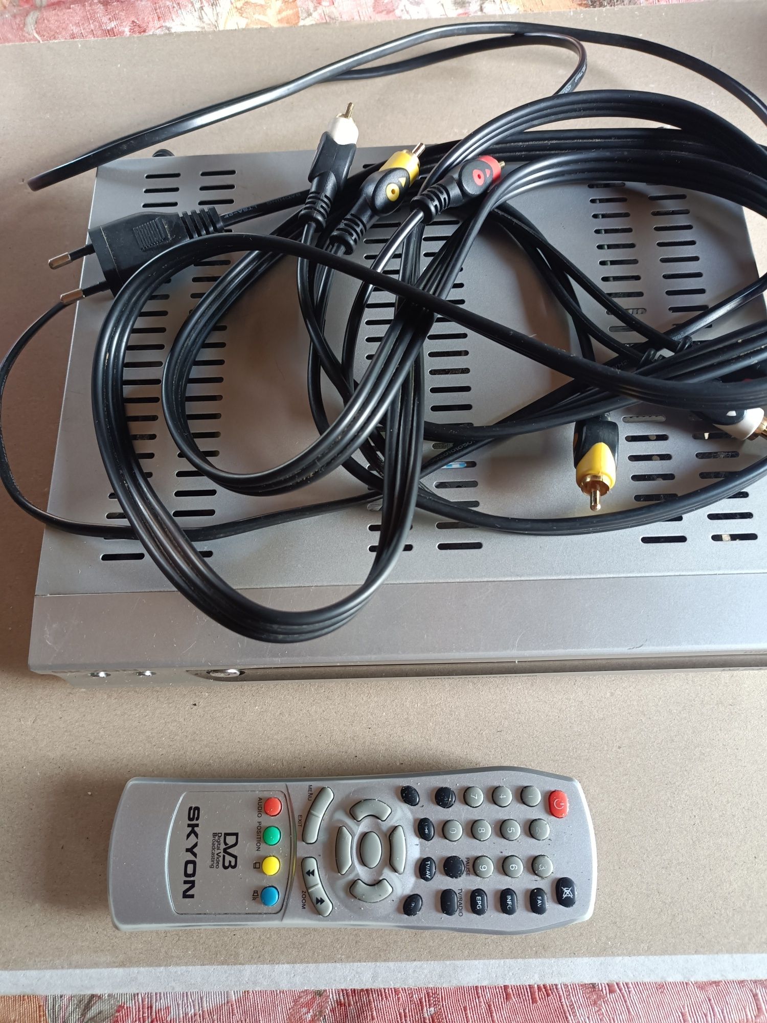 Тюнер спутниковый Skyon dsr 2300