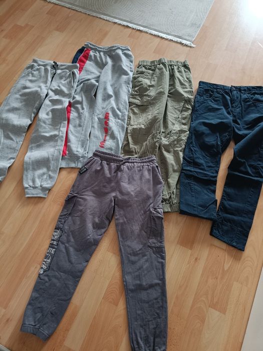 Zestaw ubrań dobre na rozmiar 140/146 chłopiec