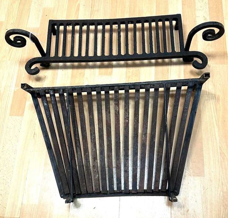 Grade de lareira em ferro maciço, Burra antiga