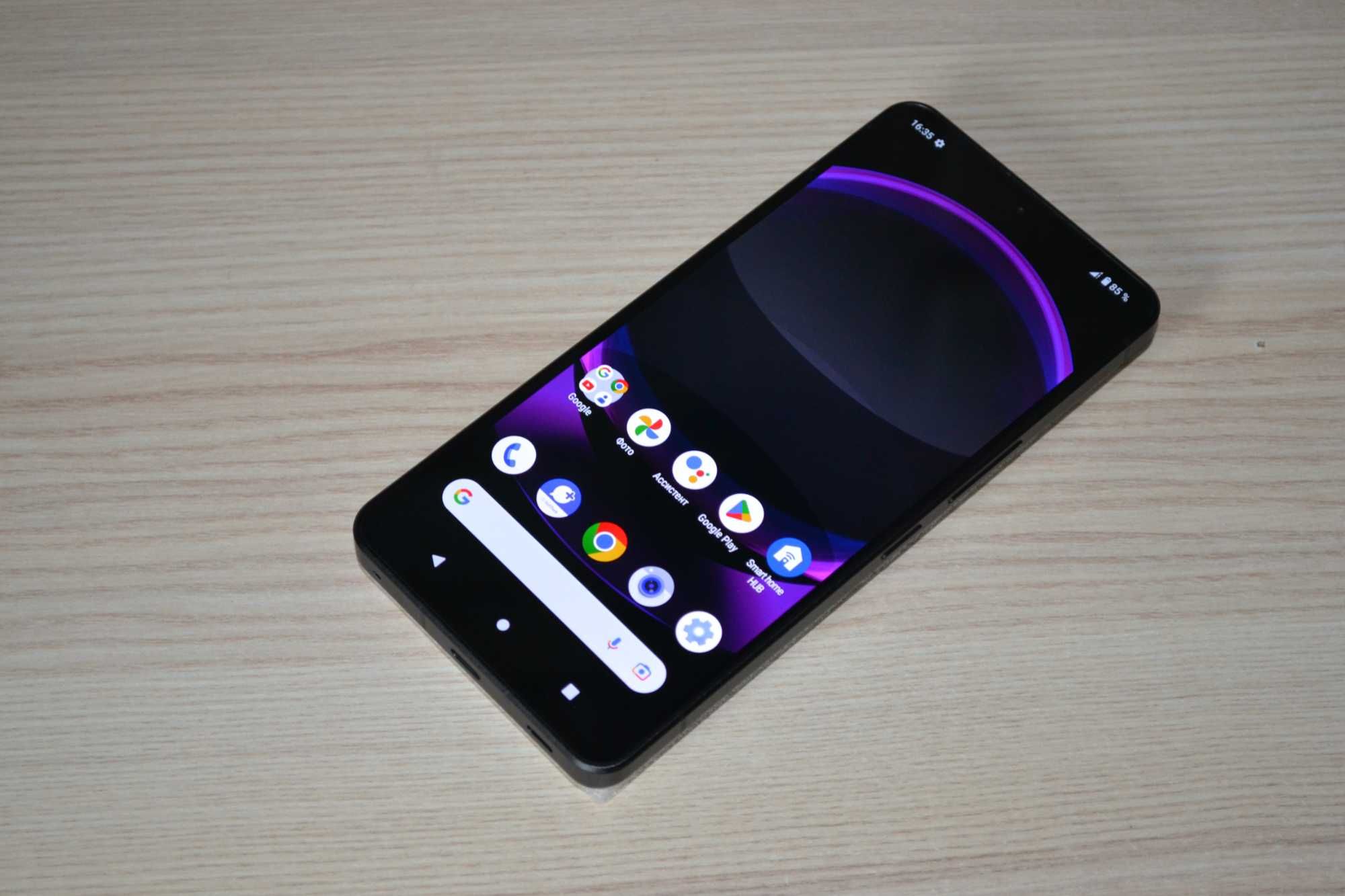 смартфон Sharp Aquos R8S PRO 12/256 8gen2 / шарп он же Leica Phone 3