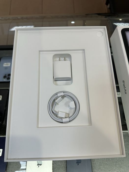 Apple iPad Air 13 M2 128GB Space Wi-Fi/ 1 цикл/ як новий