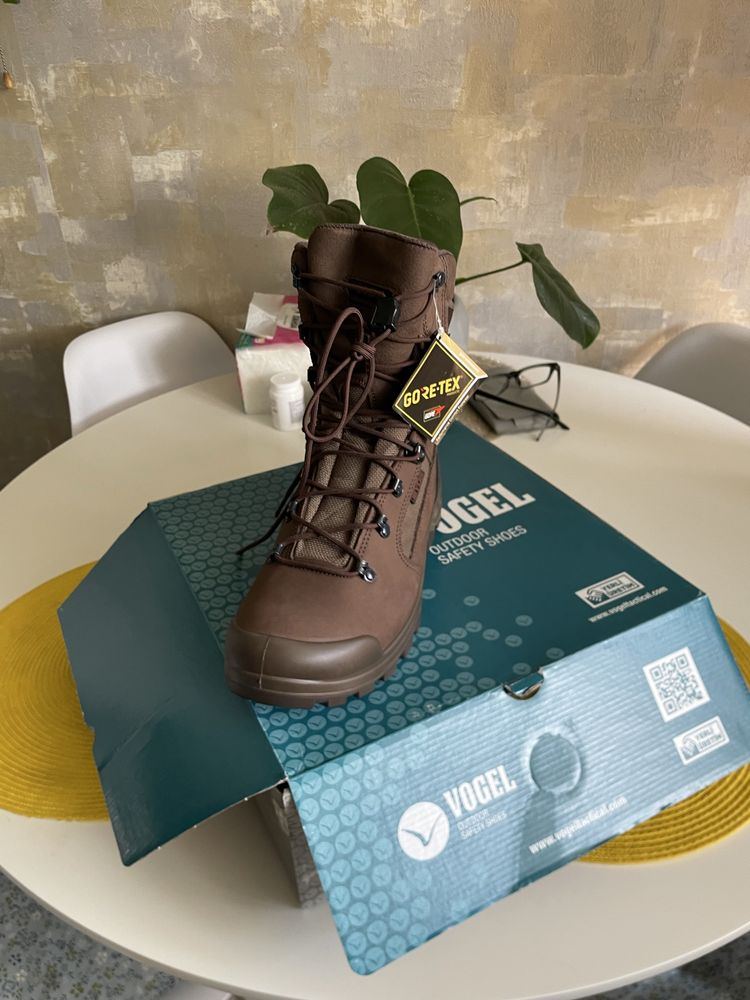 Берцы 43р GORE-TEX