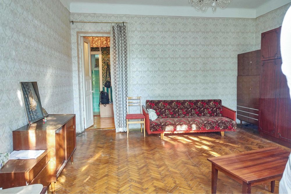 2к. Подол, ул. Братская 4. (угол ул. Андреевская)