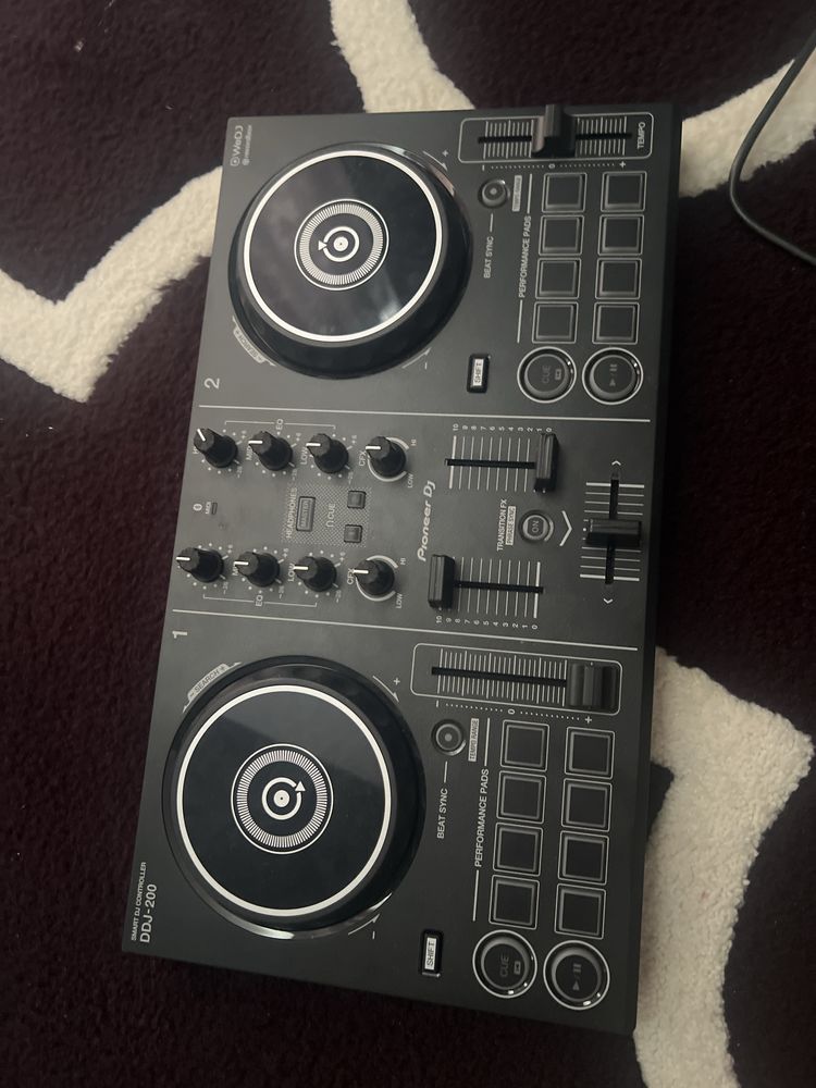 DDJ-200 stan dobry