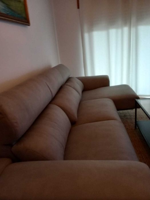 Sofa Bege Acizentado com Chaise Longue  a venda em Lavra