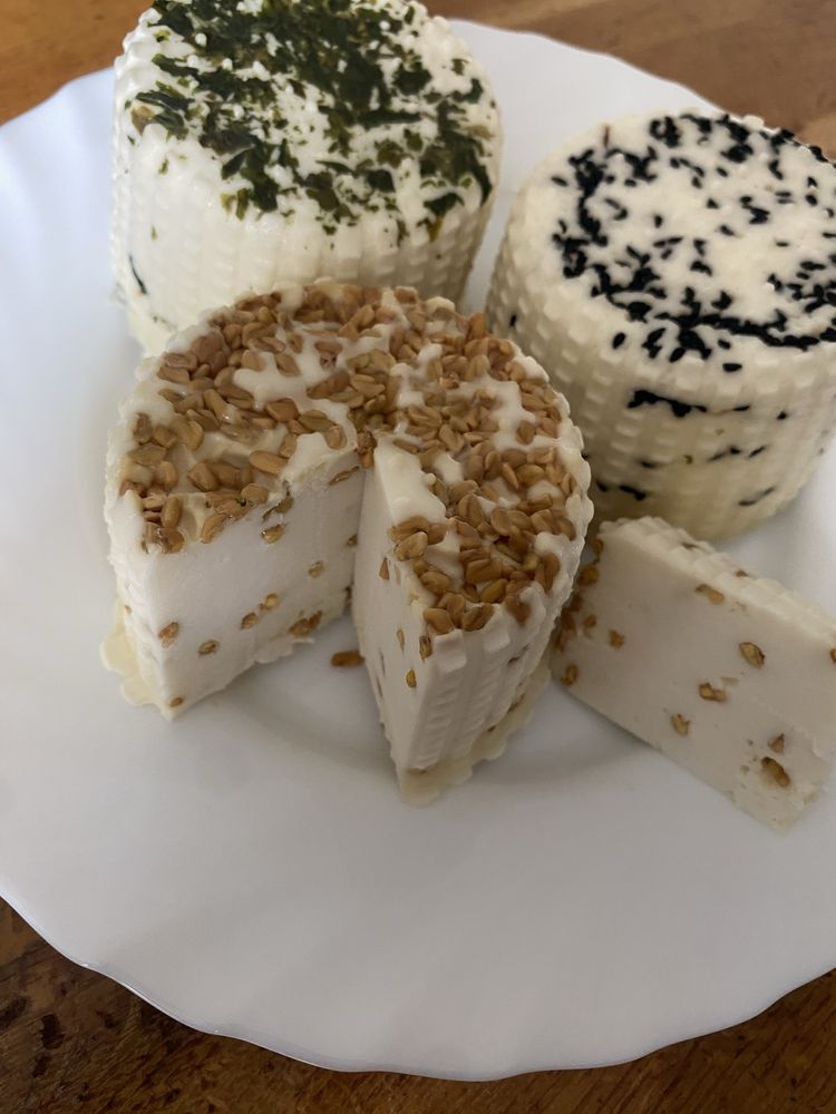 Mleko i serki od kóz anglonubijskich