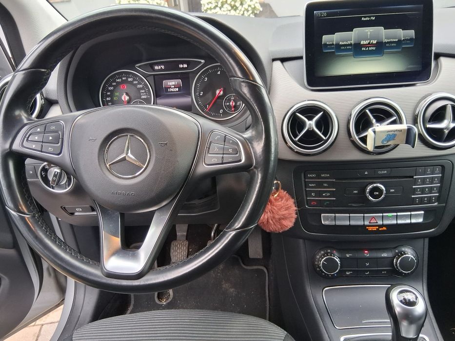 Sprzedam Mercedes 180 klasa B 2015rok vw t-roc 2019