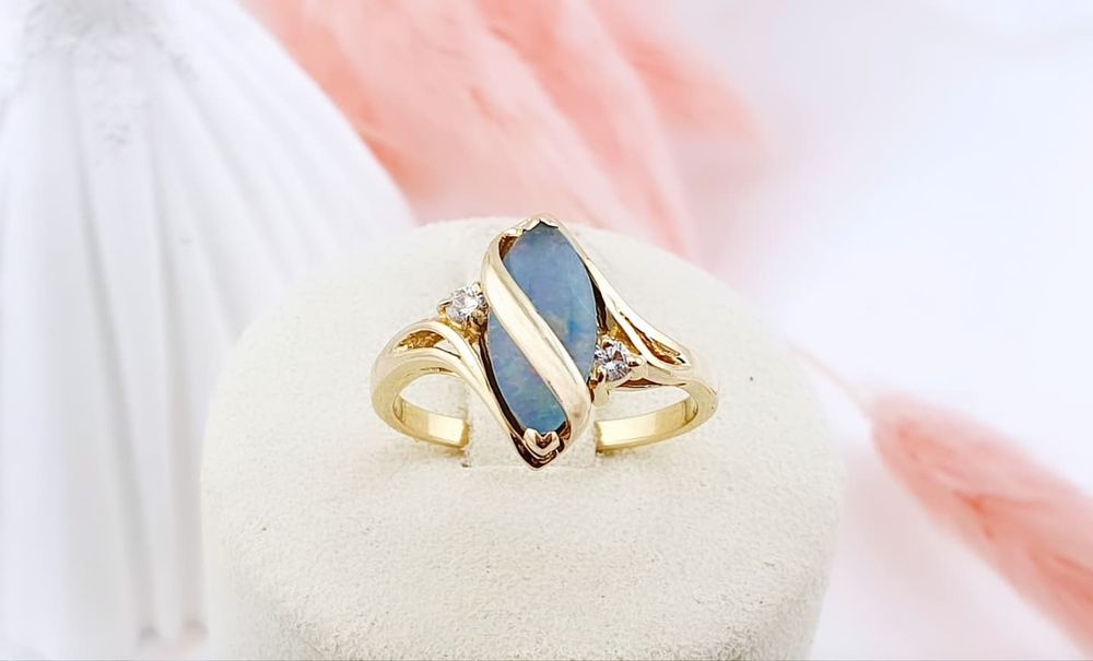 Złoty, pierścionek z Opalem pr.585