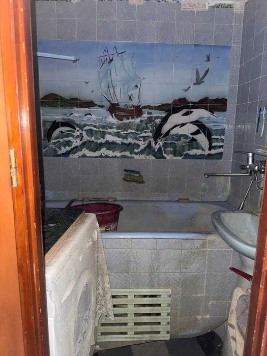 Продаж чотирьокімнатної квартири по вулиці Червоної Калини