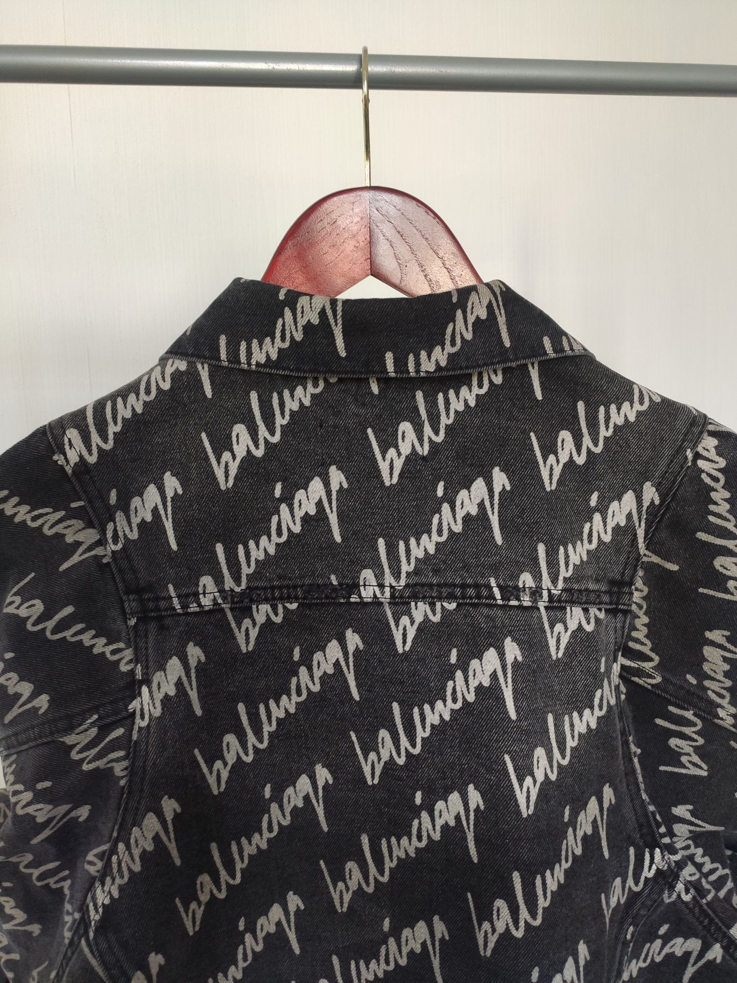Джинсовый пиджак Balenciaga