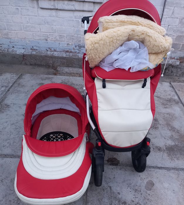 Дитяча коляска,манеж,крісло дитяче автомобільне