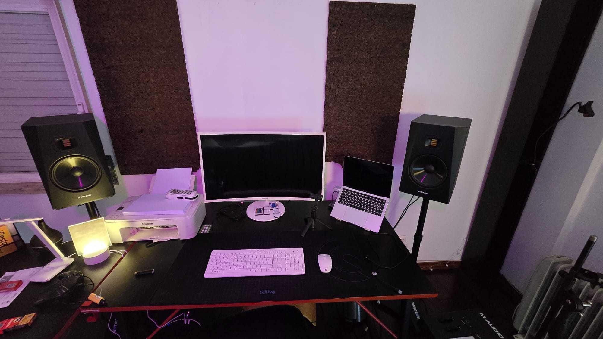 Par de Monitores de Audio ADAM T8V