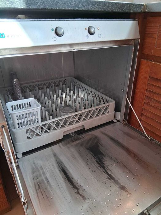 Máquina Lavar Profissional Cozinha - Copos, Talheres e loiça simples