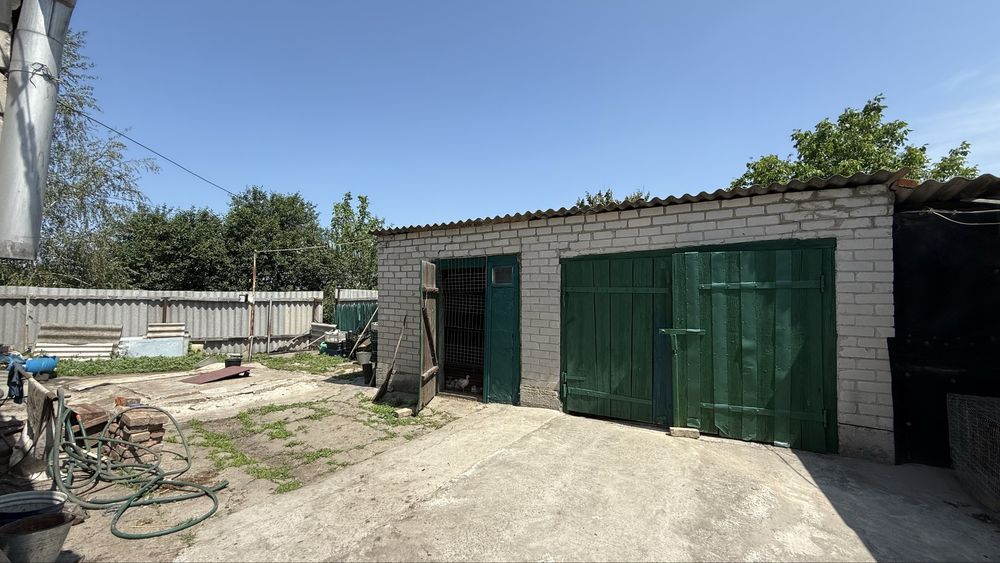 Продається житловий будинок у селі Лобойківка, центр