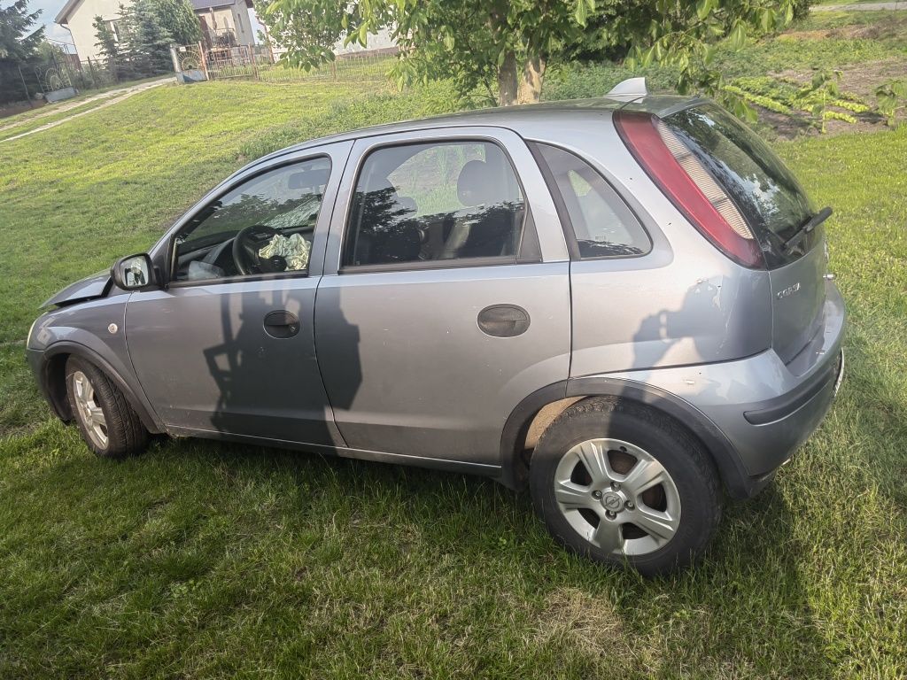 Opel Corsa C 1.0 lpg uszkodzony