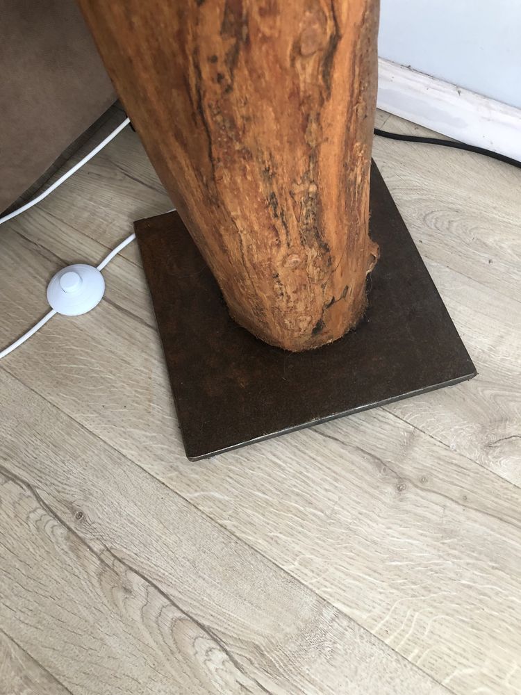 Lampa stojąca Loft z pnia Akacji