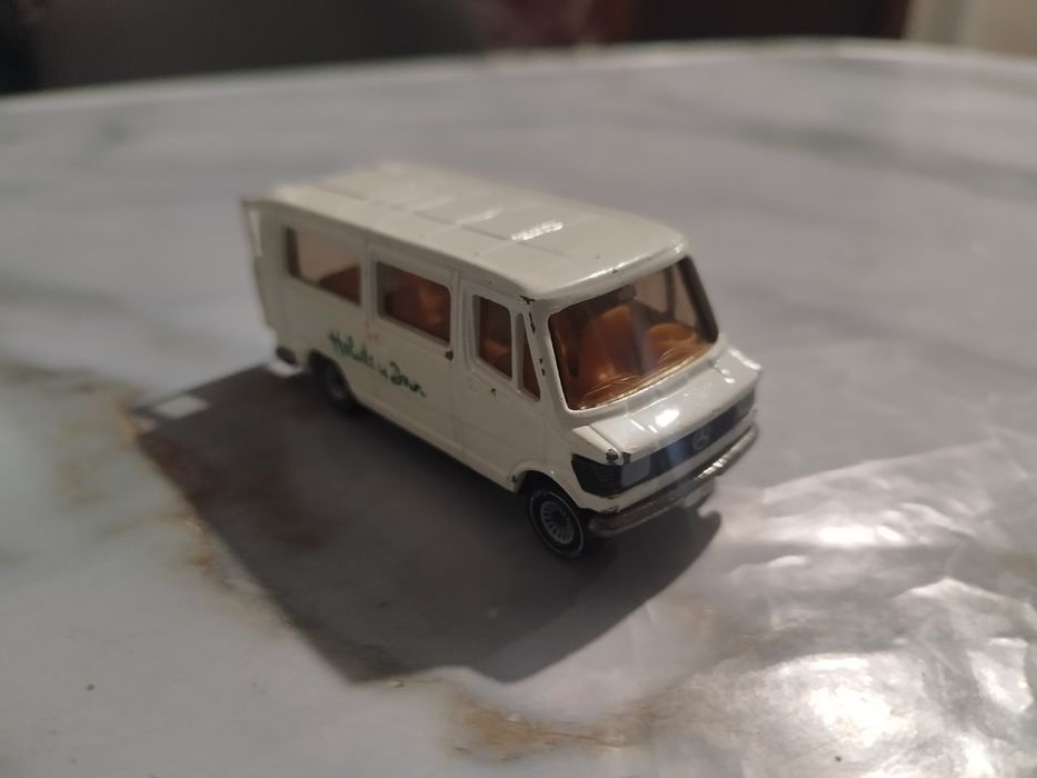 Модель автомобиля Siku Mercedes 208