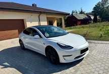 tesla model 3 2020 року