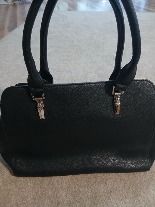 Torebka  Czarna z paskiem