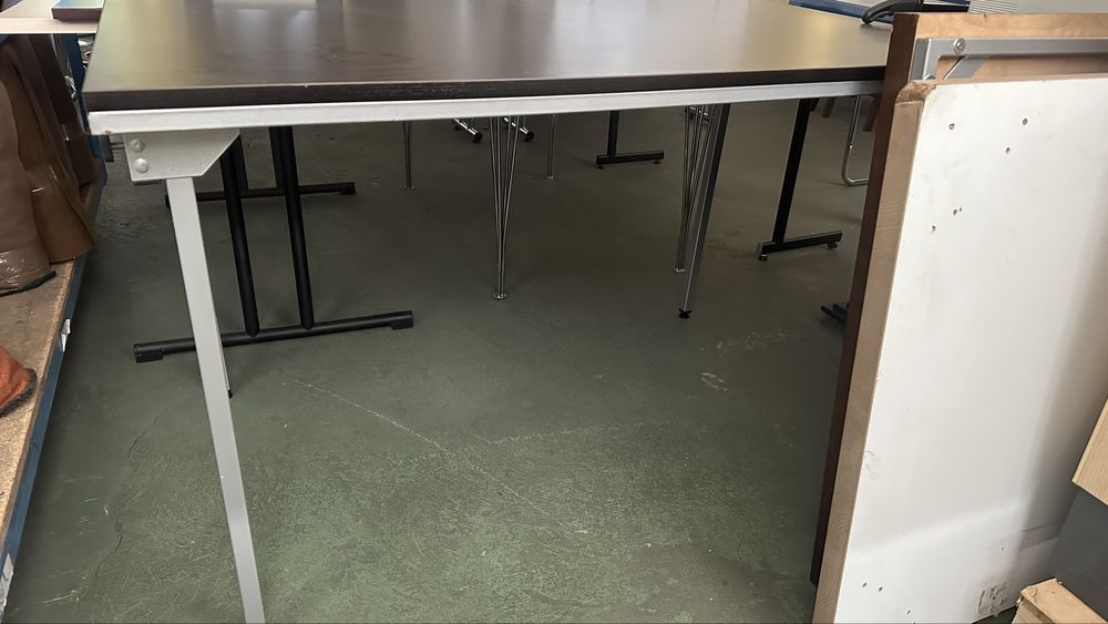 Piekny i praktyczny Stół 120 x 70 vm skladany