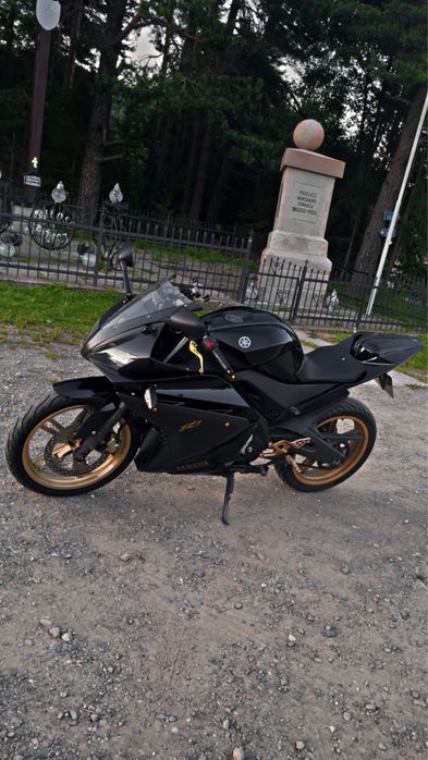 Yamaha yzf-r125.