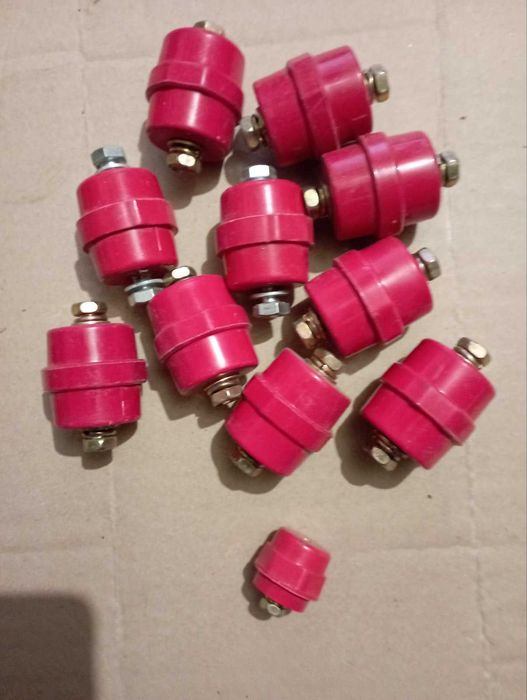 Іізолятори щинні. Висота 35.