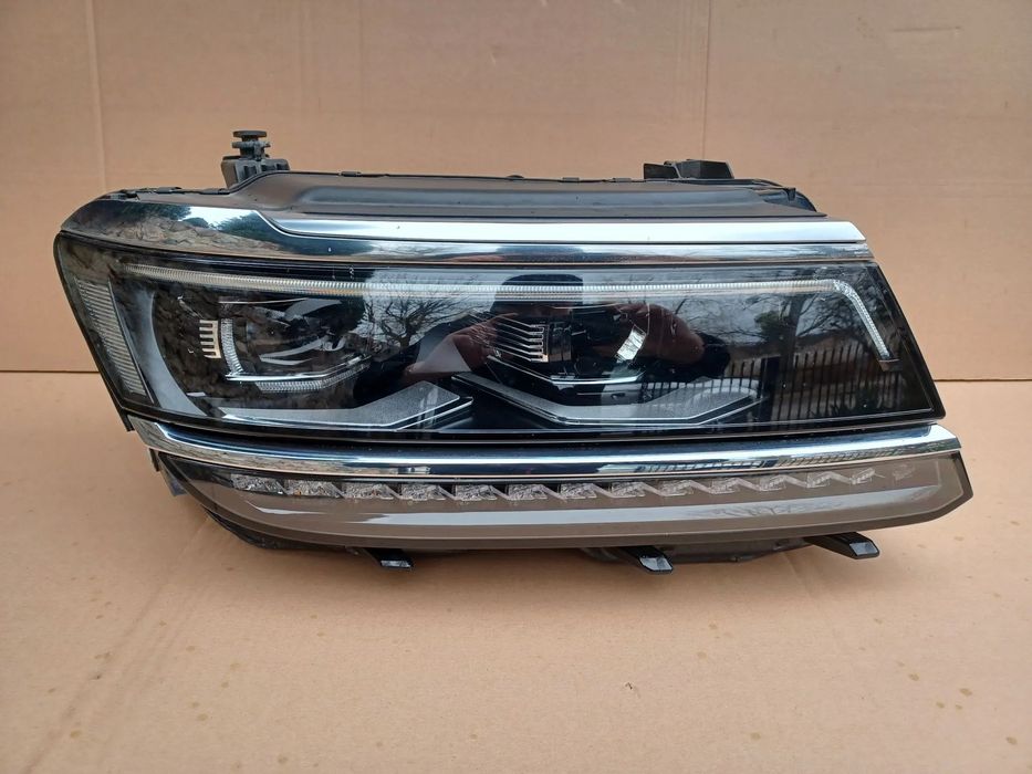 Full Led przedni prawy VW Tiguan III 3 lampa 5NB