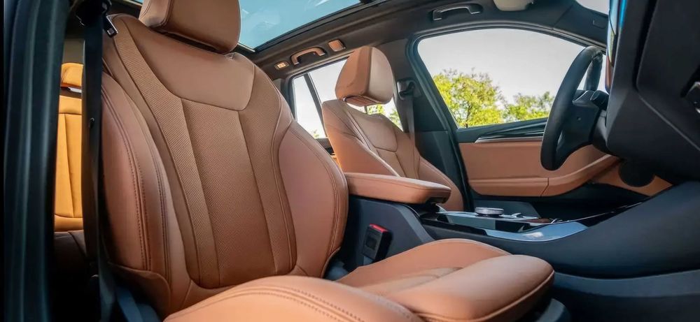 BMW iX3      2023